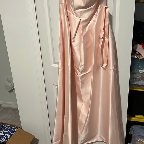 NWT Alfred Sung Women's Strapless Satin Twill A-Line Gown blush size 2 - Picture 4 of 5